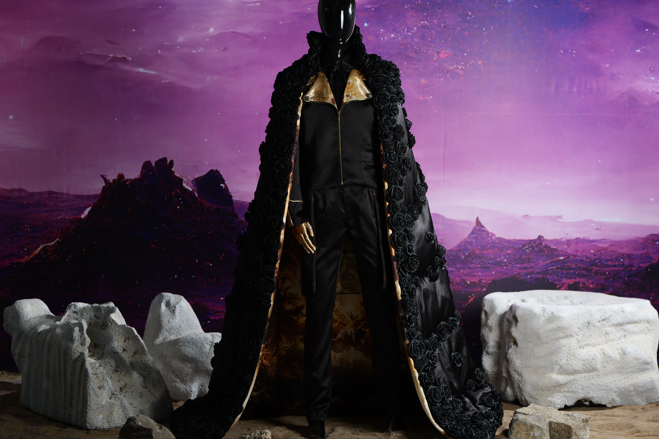 Nocturne -- tailored evening coat for humanoid robots